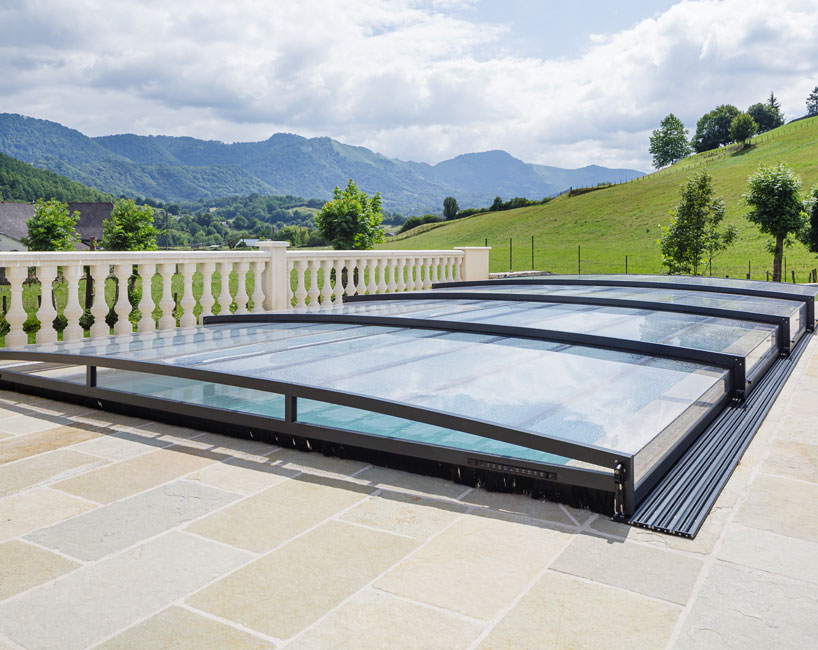Abri piscine semi-plat Confort - piscine 5 x 10 m
