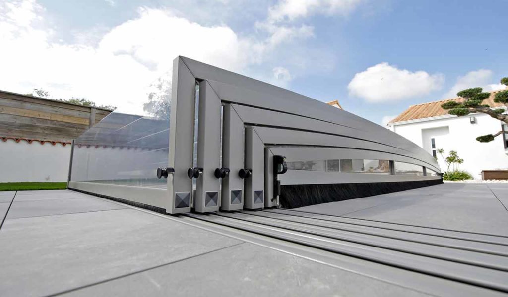 Abri de piscine semi-plat technologie confort RENOVAL
