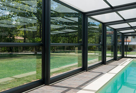 Quel vitrage choisir pour un abri de piscine - RENOVAL ABRIS