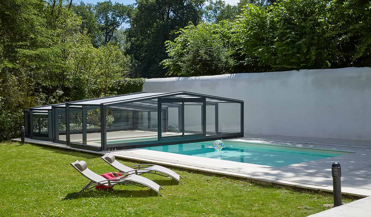 Abri de piscine semi-haut motorisé Rénoval Abris - Saint Sébastien sur Loire 44 Loire Atlantique