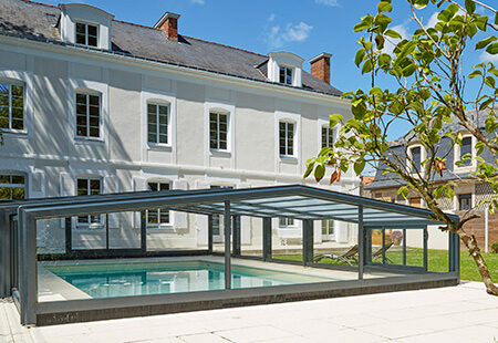 Abris de piscine cintré ou angulaire - RENOVAL ABRIS