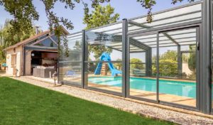 Abri de piscine haut télescopique - Réalisation Rénoval Abris