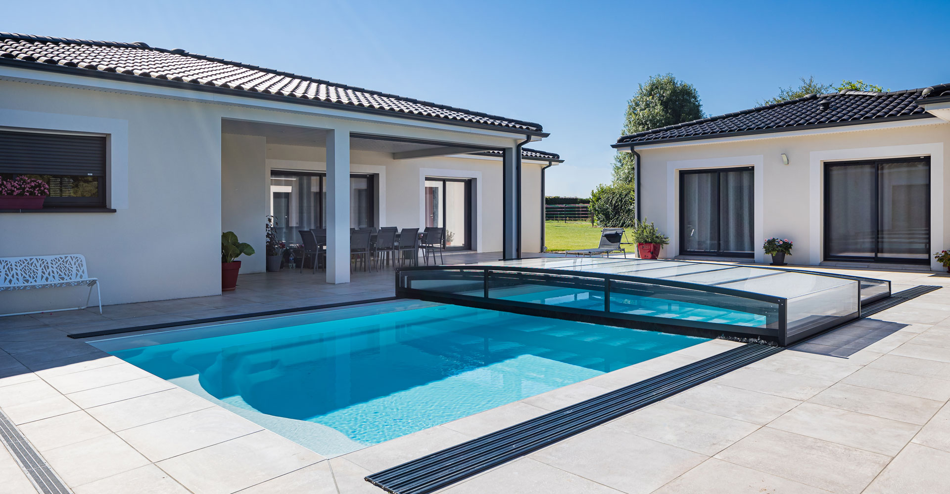 Abri de piscine semi-plat Rénoval