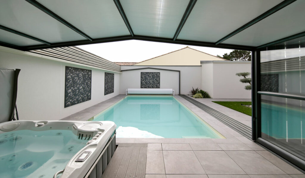 Abri de piscine haut adossé Rénoval à Brétignolles-sur-Mer (85)